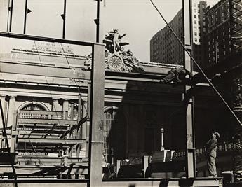 EDWARD SCHWARTZ (1906-2005) Grand Central #2. Circa 1948-49.                                                                                     